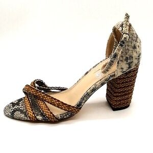 Very G woman’s Snake skin Block heels  👡 size8 1/2
